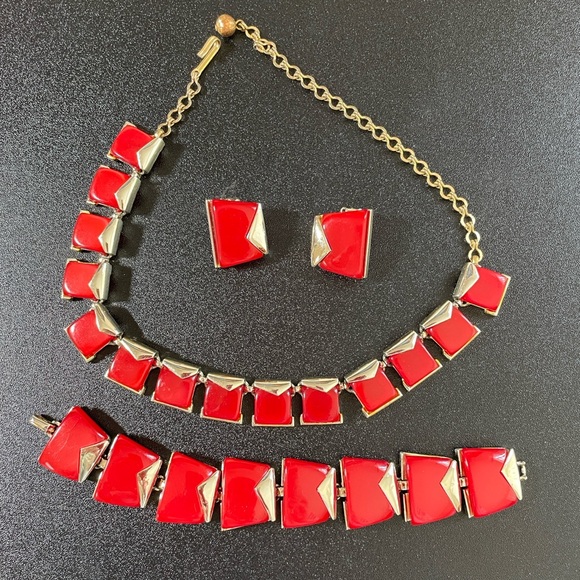 Charel Cherry Red & Silver Thermoset Parure- Necklace, Bracelet, Earrings, 1950s - Picture 9 of 16